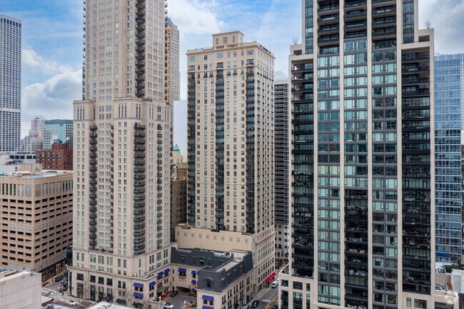 Foto del edificio - Ten East Delaware