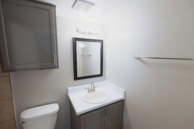 Foto del edificio - 390 Shady Ln Dr