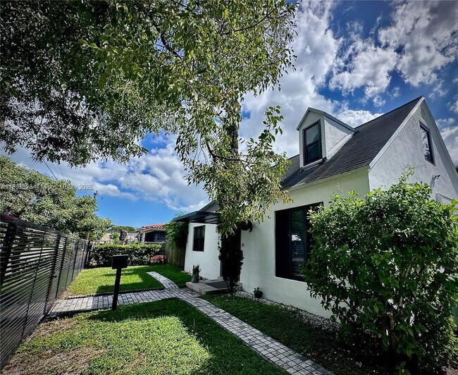 Foto del edificio - 742 NW 50th St