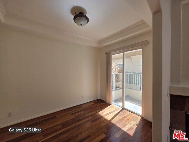 Foto del edificio - 5242 Vesper Ave