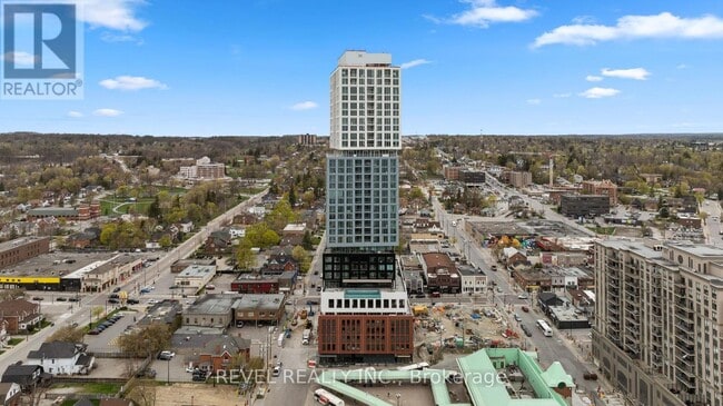 Building Photo - 39-2939 Mary St