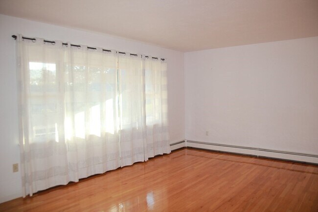 Foto del edificio - 36 Chestnut Ave
