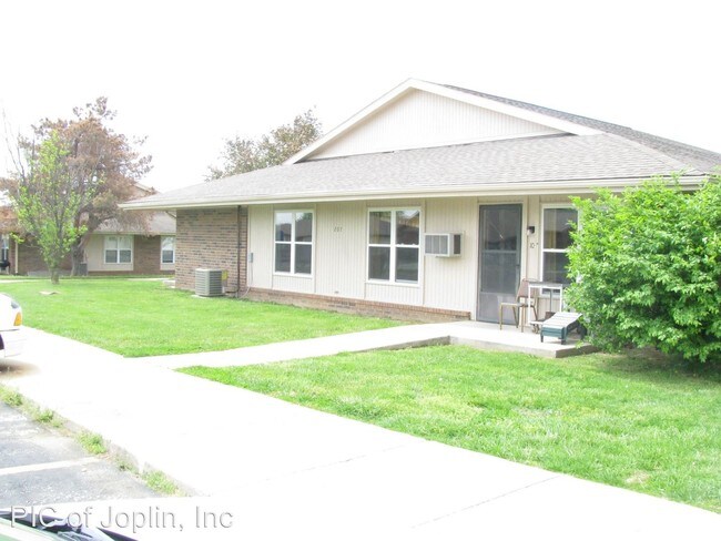 Building Photo - 207 S Fort St