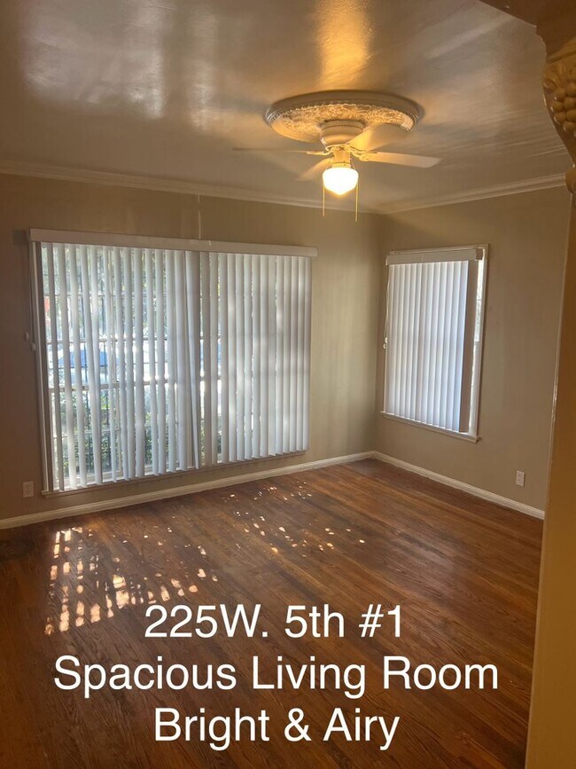 Foto del edificio - 225 W 5th St