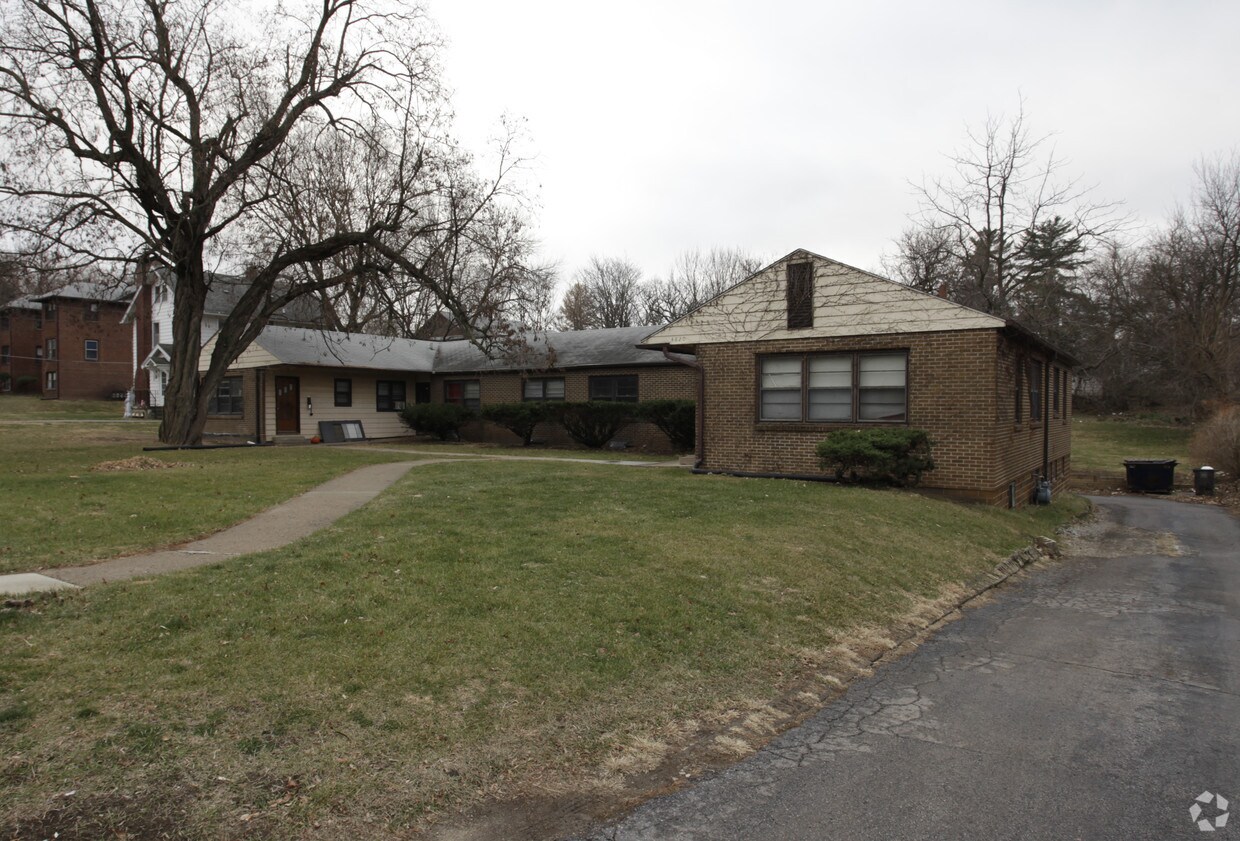 Primary Photo - 4820 Ingersoll Ave