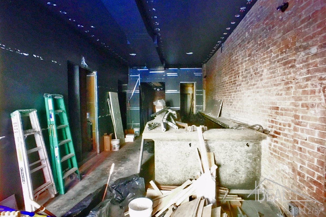 Building Photo - 734 Franklin Ave