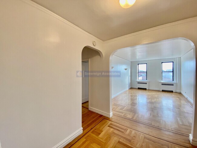 Building Photo - 116 Seaman Avenue