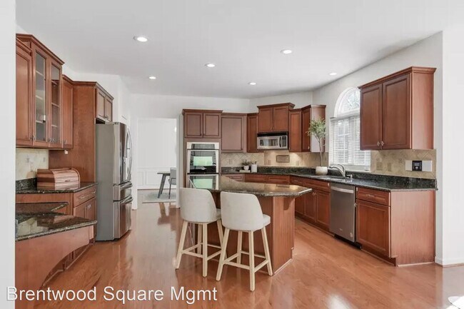 Building Photo - 4 br, 4.5 bath House - 7329 River Bend Rd