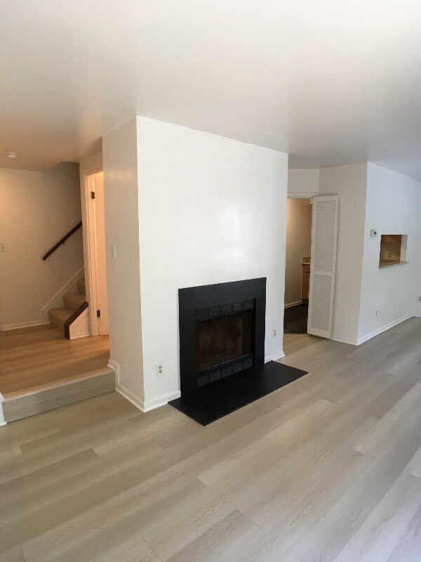 Foto del edificio - 626 Newbridge Ct