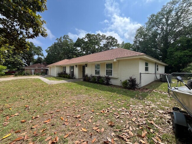 Photo - 773 Sharon Hills Dr House