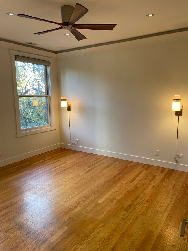 Foto del edificio - 410 N Clinton St
