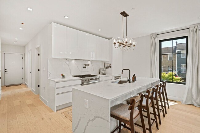 Foto del edificio - 2100 4th St NE