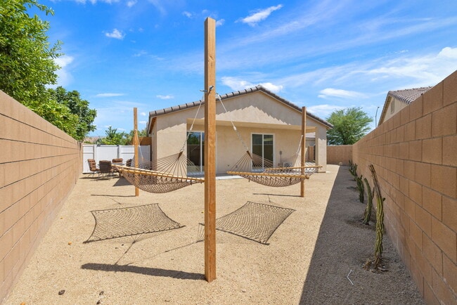 Building Photo - 44429 Avenida Hanna