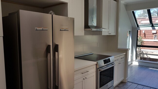 Building Photo - 4250 El Camino Real