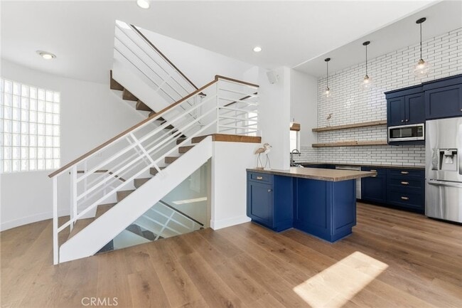 Foto del edificio - 1452 Loma Dr