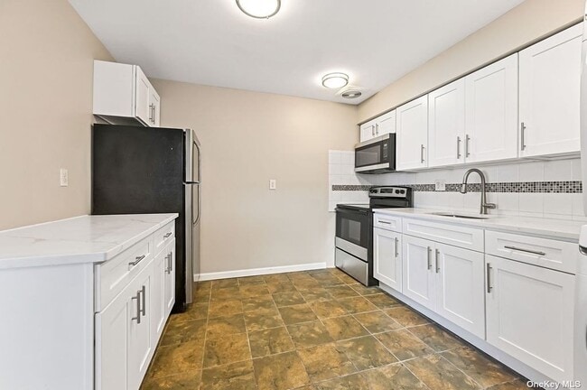 Building Photo - 639 Beach 63rd St