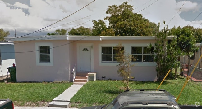 Building Photo - 3275 SW 27th Ter