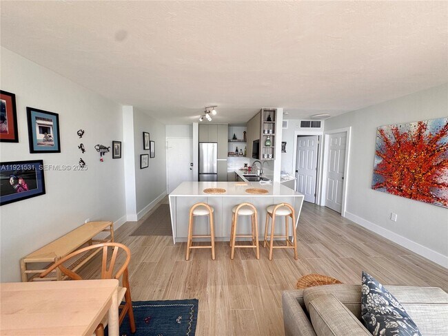 Foto del edificio - 2899 Collins Ave