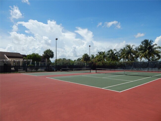 Foto del edificio - 14601 N Kendall Dr