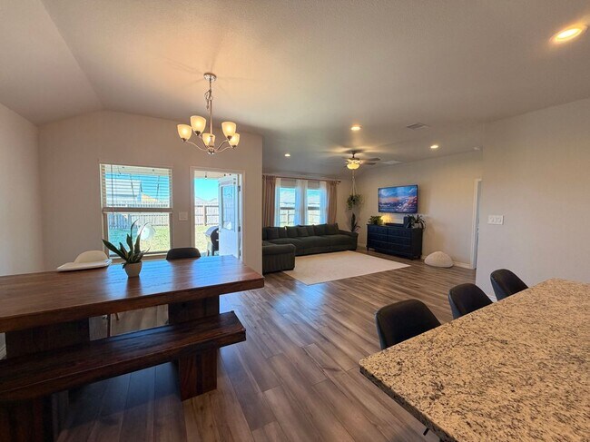 Foto del edificio - 2765 Excelsior Blvd