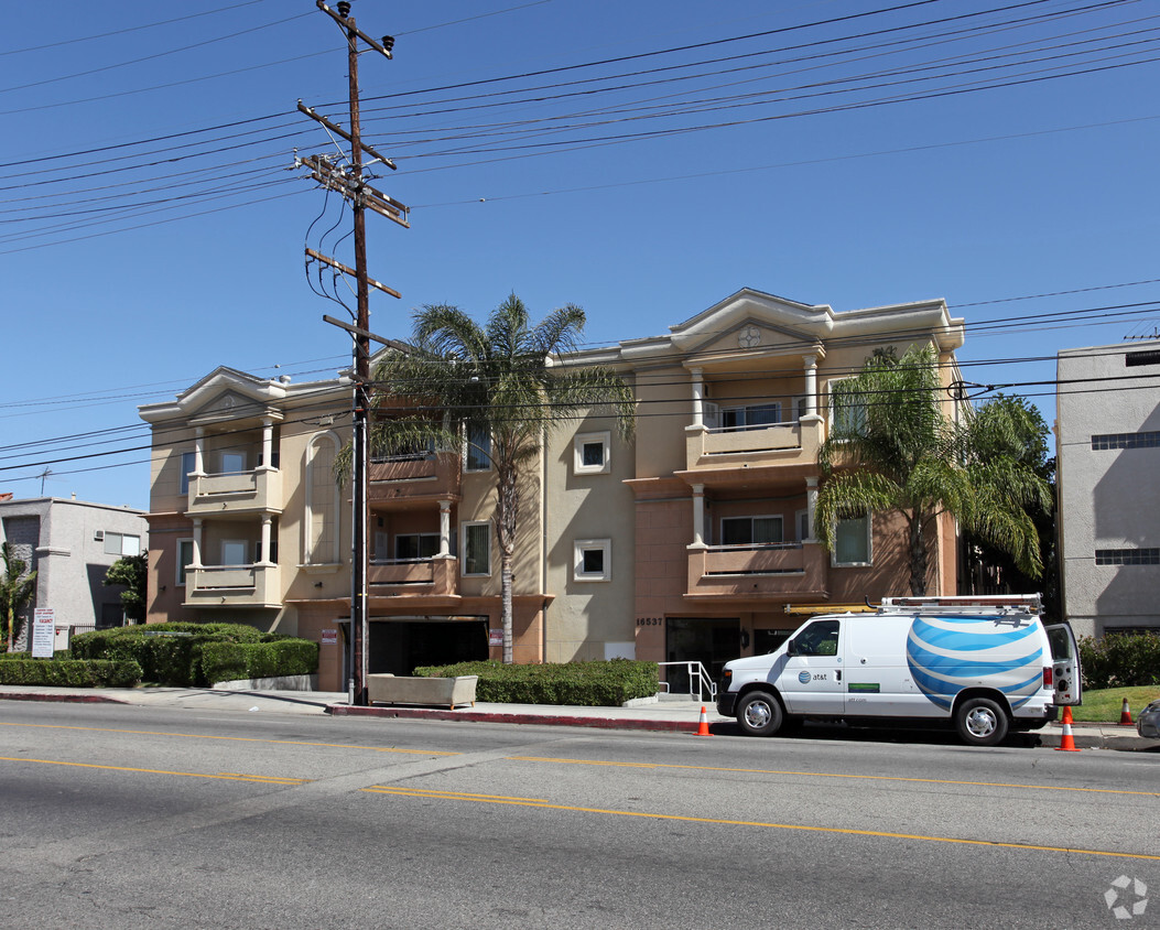 Building Photo - Vanowen Court Luxury Apartments