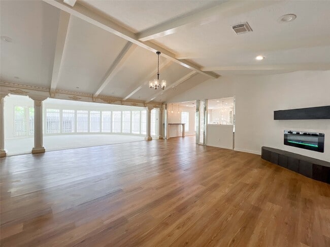 Building Photo - 8107 S Braeswood Blvd