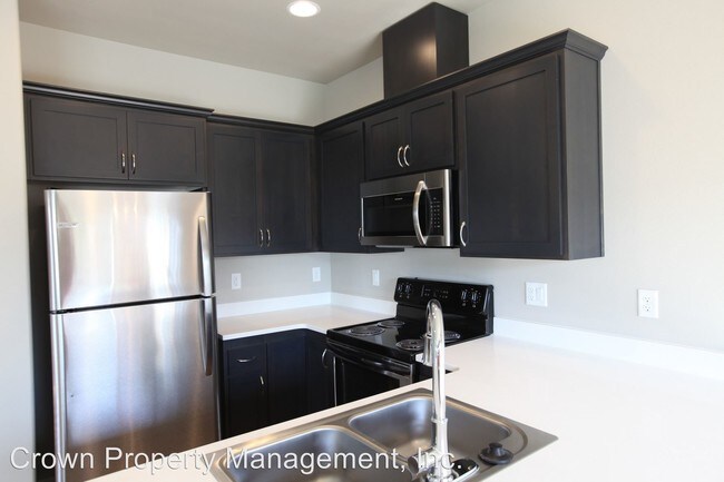 Building Photo - 3625-3627 Phantom Way