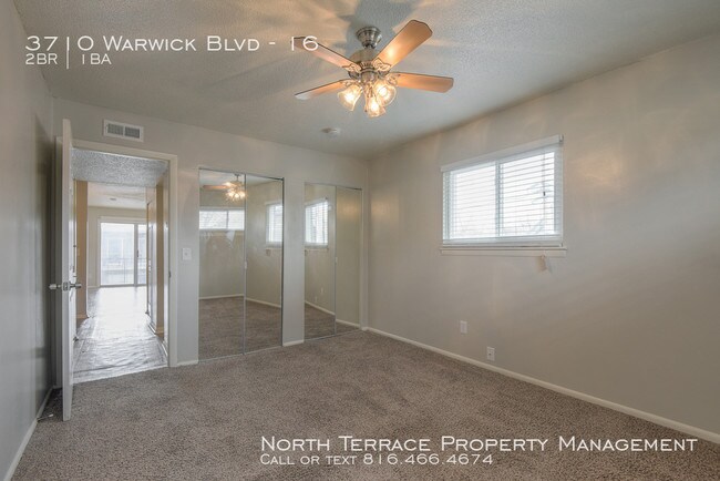 Building Photo - Warwick Plaza - two bedroom, one bathroom