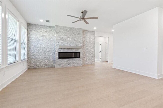 Foto del edificio - 7004 Orange Ave