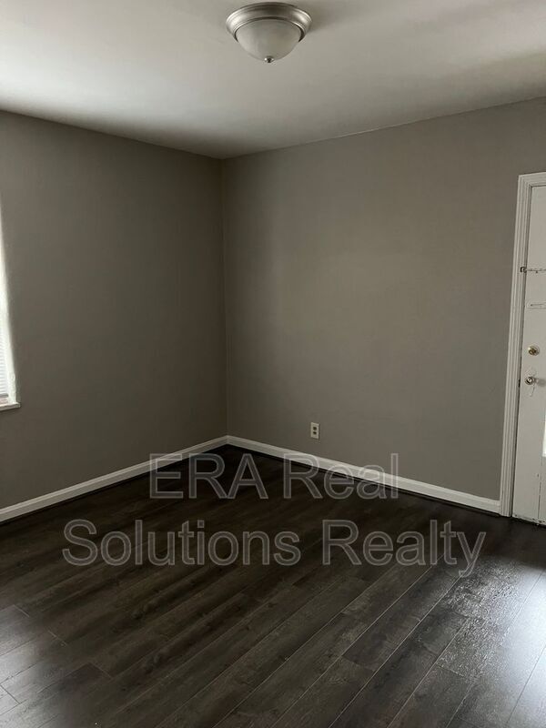 Foto del edificio - 6659 Montgomery Rd