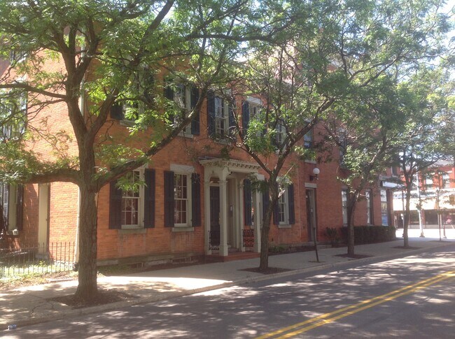 Building Photo - 405 State St