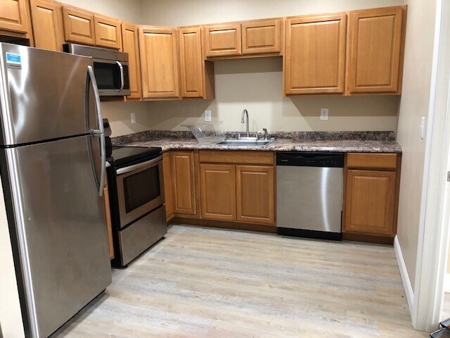 Foto principal - 15 LLC-23 Elm St