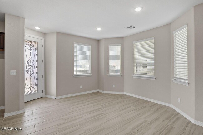 Building Photo - 14655 Pebble Hills Blvd