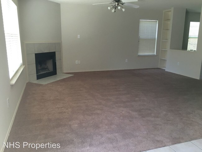 Foto del edificio - 5 br, 4 bath House - 4932 Thorn Hollow Dr.