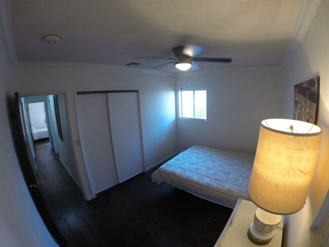 Foto del edificio - 6002 Hazelbrook Ave