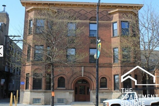 Photo - 1758 W Montrose Ave Apartment