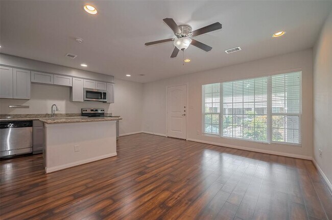 Foto del edificio - 5333 Richmond Ave.