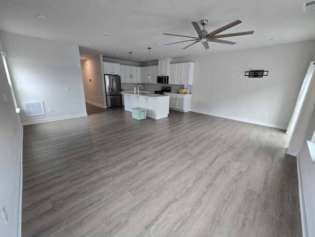 Foto del edificio - 1609 Whistling Rd