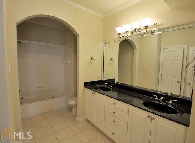 Foto del edificio - 809 Clifton Heights Ln NE