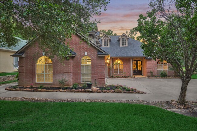 Building Photo - 16 Waterberry Way