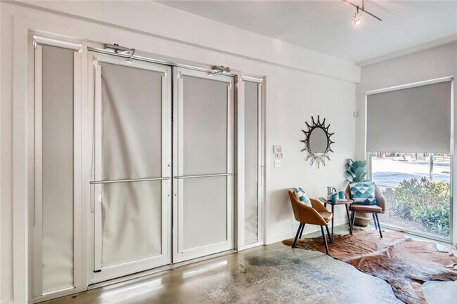Foto del edificio - 455 Glen Iris Dr NE