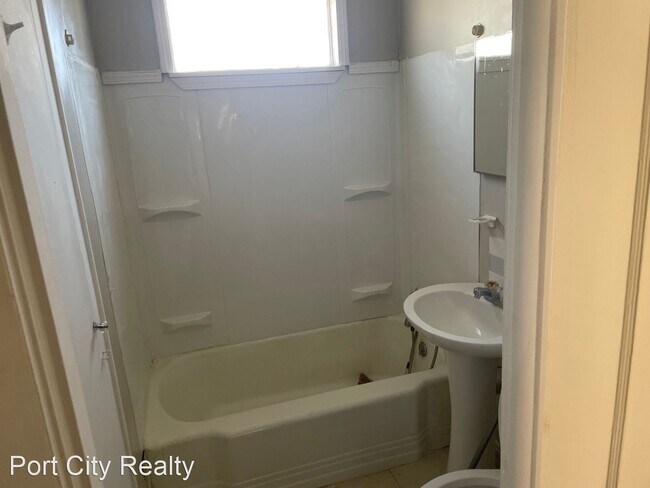 Building Photo - 1 br, 1 bath House - 264 Wyandotte St