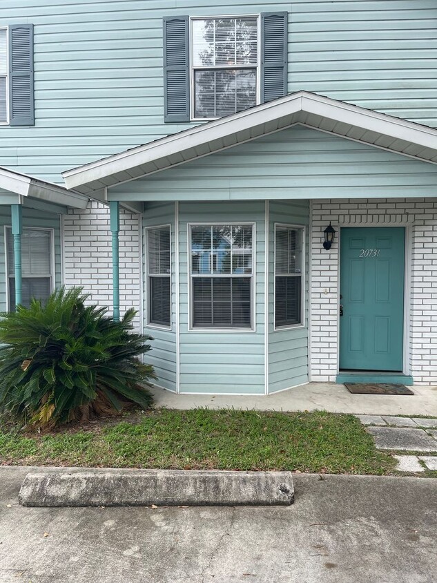 Foto principal - Charming 2 BR 1.5 Bath available in Dunnellon