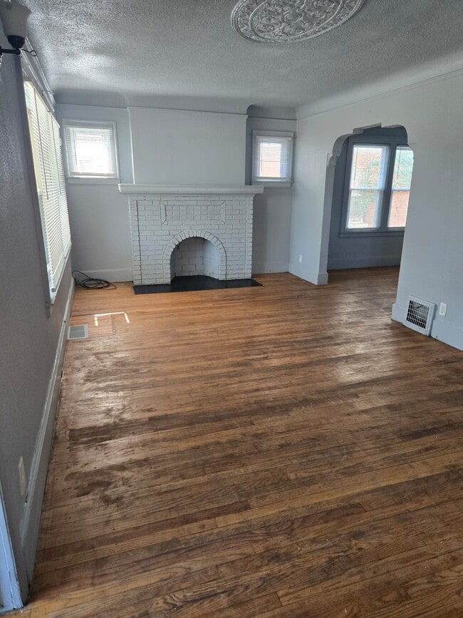 Foto del edificio - 15909 Woodingham Dr