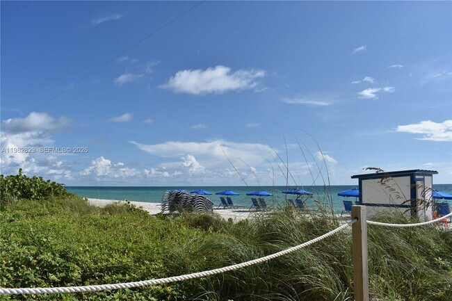 Foto del edificio - 6365 Collins Ave