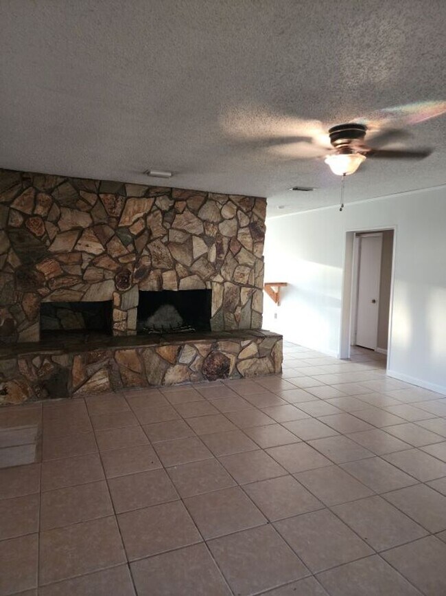 Building Photo - 2917 Allison Ave