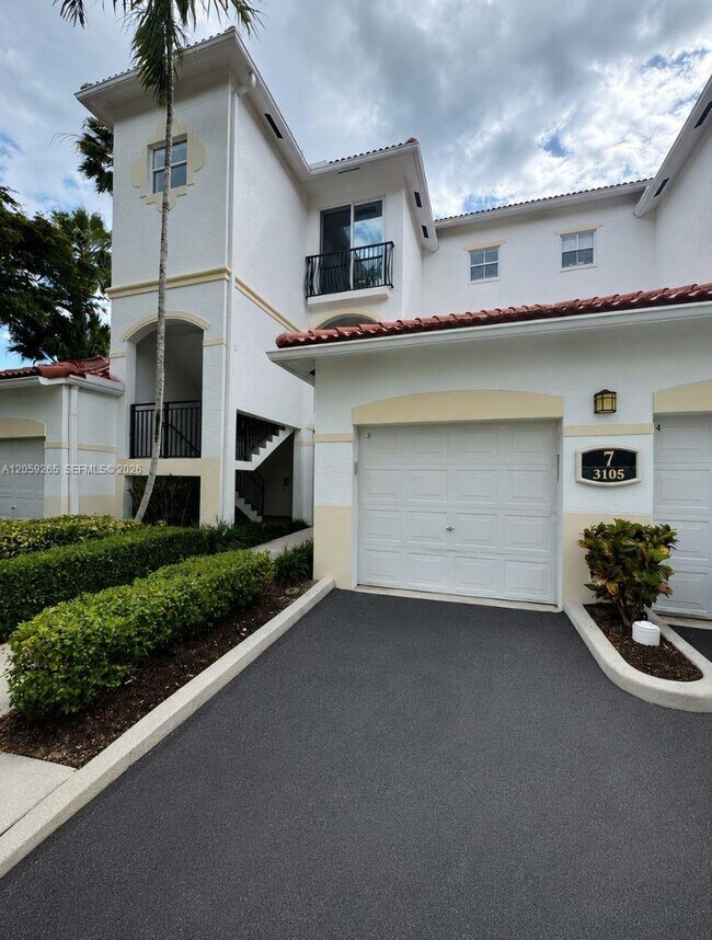 Foto del edificio - 3105 NE 184th St