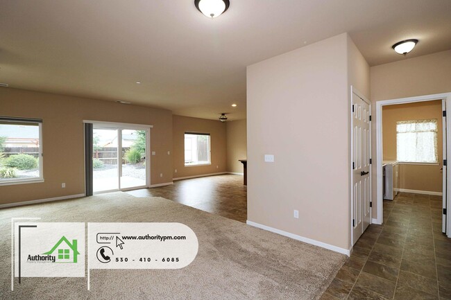 Building Photo - 3550 Cazadero way, Central heat and Air, W...