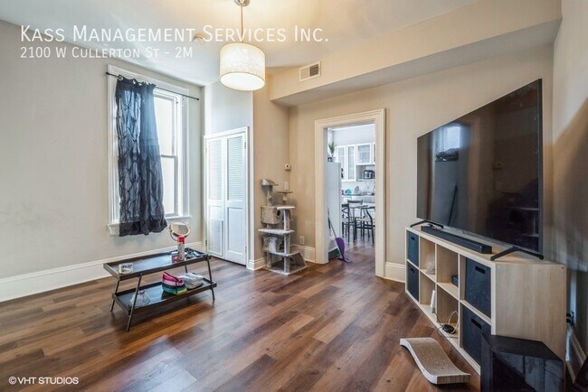 Foto del edificio - Sunny Pilsen 2 Bed- blocks away from Harri...