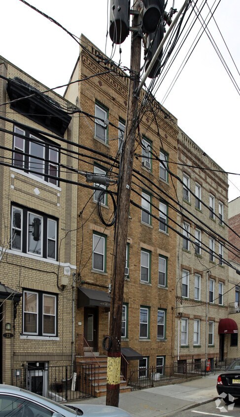 Building Photo - 25 66th St